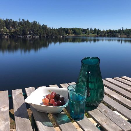 Lyseren Waterfront Cabin Omberg Экстерьер фото