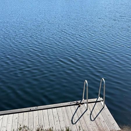 Lyseren Waterfront Cabin Omberg Экстерьер фото