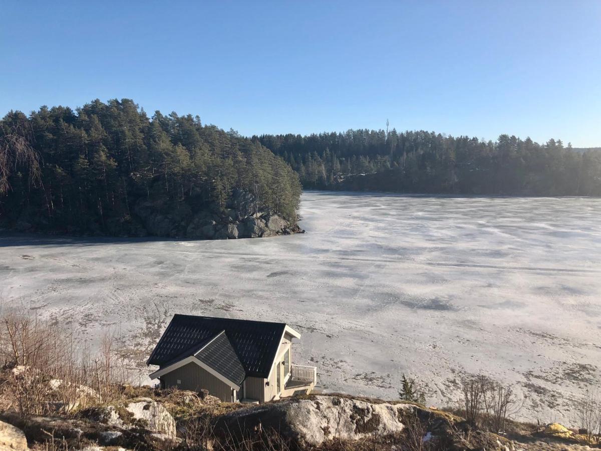 Lyseren Waterfront Cabin Omberg Экстерьер фото